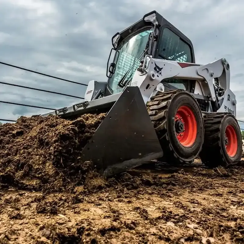 Arriendo de Minicargador 74 Hp. Bobcat modelo S650C en SK Rental con cobertura nacional.